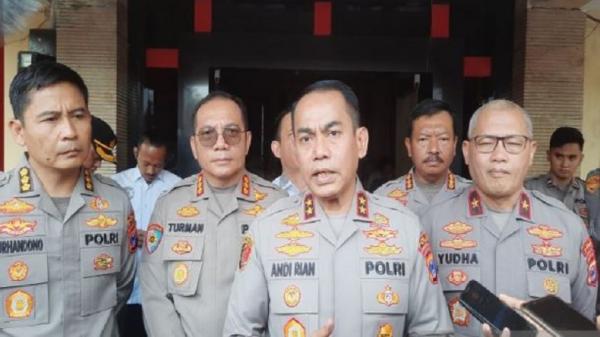 Kapolda Kalsel Perintahkan Tindak Debt Collector hingga Artis Jarang Umbar Kehidupan Pribadi