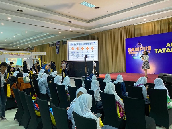MNC University Gelar Seminar Pentingnya Communication Skill untuk Dorong Minat Siswa SMA se-Jawa Barat dan Banten