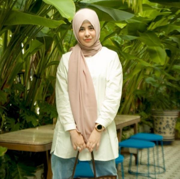 Artis sempat sembunyikan identitas suami. (Foto: instagram)