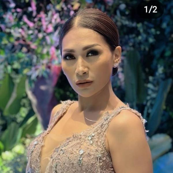 Artis sempat sembunyikan identitas suami. (Foto: instagram)