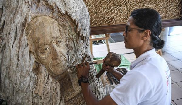 Kayu Termahal di Indonesia, Kerajinan Kayu Jati (Foto: Antara)