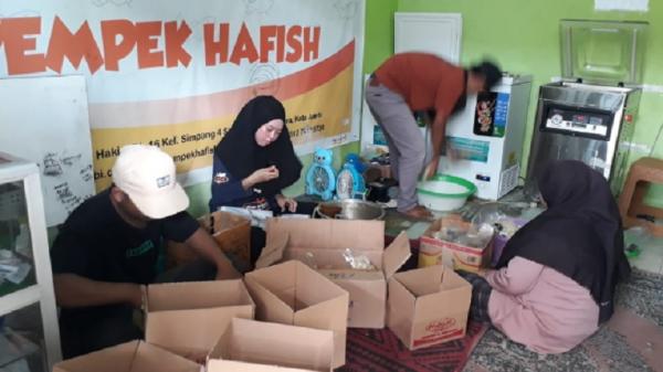 Tempat pengolahan Pempek Hafish, salah satu nasabah BTPN Syariah di Kota Jambi. (Foto: Kurnia Illahi).