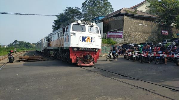 Kereta Pangrango Bogor-Sukabumi Sudah Bisa Melintas usai Jalur Rel Dibenahi, Begini Penampakannya