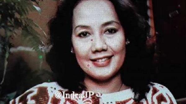 Nani Wijaya dapat penghargaan Lifetime Achievement Award (Foto: IG @IndraJP)