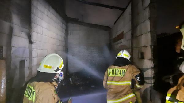 Kebakaran Rumah di Pulogadung, Diduga gegara Kabel Listrik Bocor