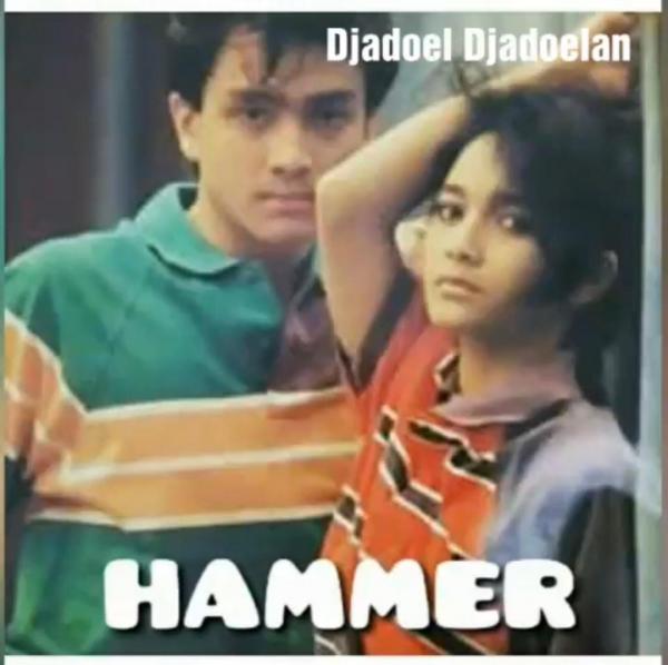 Baju Lebaran era 1990-an. (foto: YouTube)