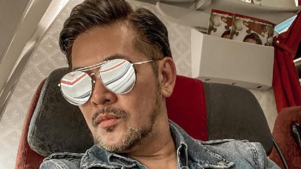 Ferry Salim pamer uban (  Foto: IG ferrysal1m)