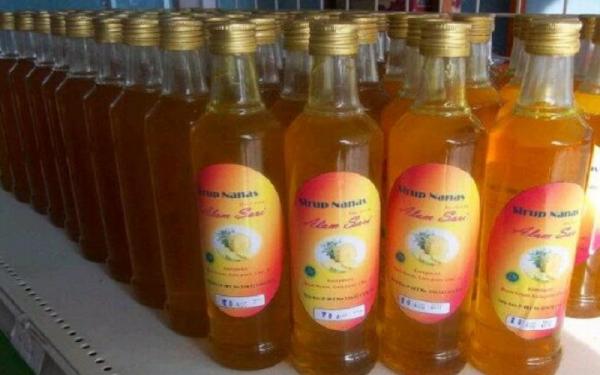 Makanan khas Prabumulih lainnya yakni sirup nanas Makanan khas Prabumulih lainnya yakni sirup nanas. (Foto: Giwang Sumsel)