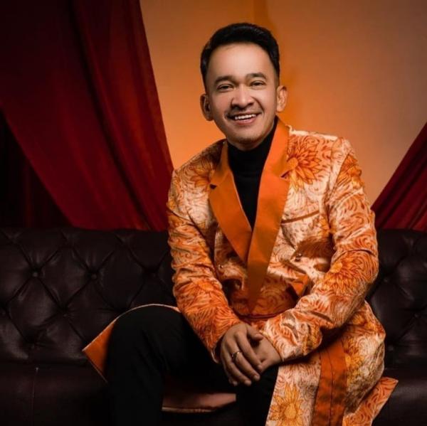 Artis pernah jadi OB. (Foto: Instagram)