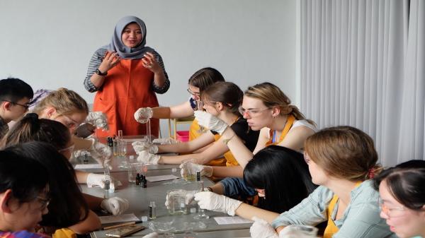 Rumah Atsiri Indonesia Karanganyar 2 Harga tiket masuk Rumah Atsiri, kegiatan edukasi bagi pengunjung di Rumah Atsiri Indonesia. Foto: Ist.