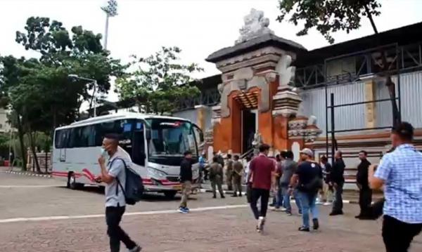 Pengecekan Fifa2 Lapangan Ngurah Rai Denpasar. (Foto: Indira Arri)