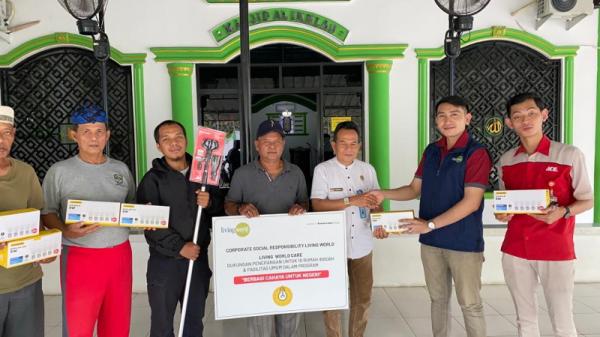 Berbagi Cahaya untuk Negeri. (Foto: dok Living World)