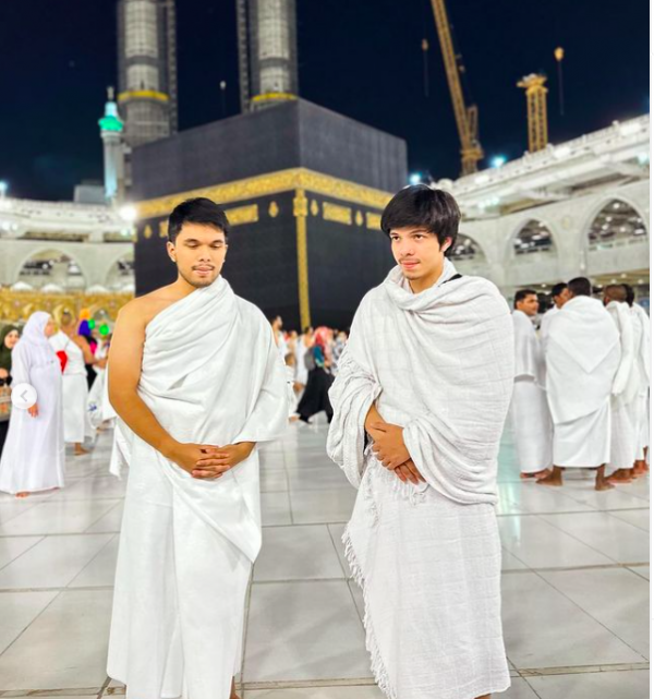 Artis ibadah umroh saat Ramadhan. (Foto: Instagram)