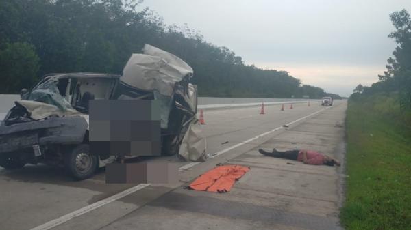 ANggota polisi yang berdinas di Polda Lampung tewas usai mobil yang ditumpanginya menabrak truk (Ira Widyanti/MNC Portal)