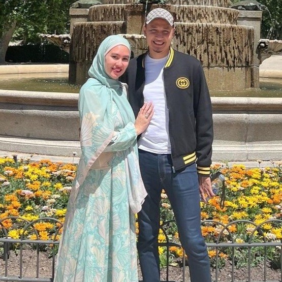 Artis Cantik Nikah dengan Ustadz. (Foto: instagram)