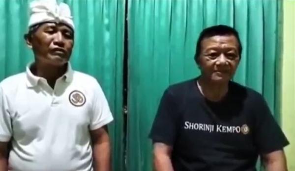 Gede Wardana (kanan) meminta maaf karena motor dinasnya dipakai WNA. (Foto: Indira Arri)