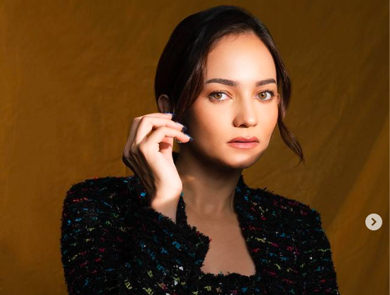 Artis blasteran yang bikin pangling. (foto: Instagram)