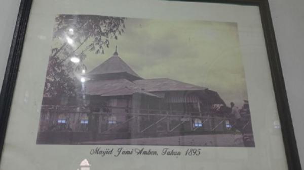 Masjid Masjid Jami Kota Ambon pada 1985. (Foto: Antara)