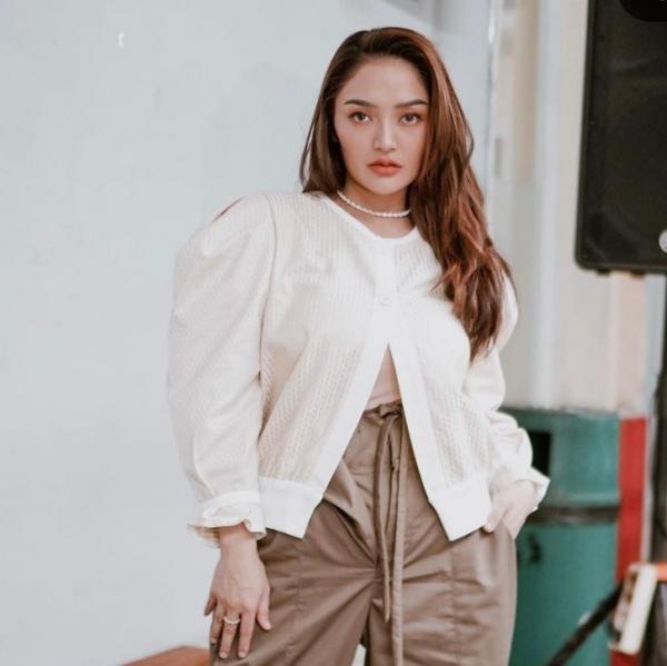 Screenshot 20230409 081116 Instagram Artis Bangunkan Orang Tua Rumah Megah. (Foto: instagram)