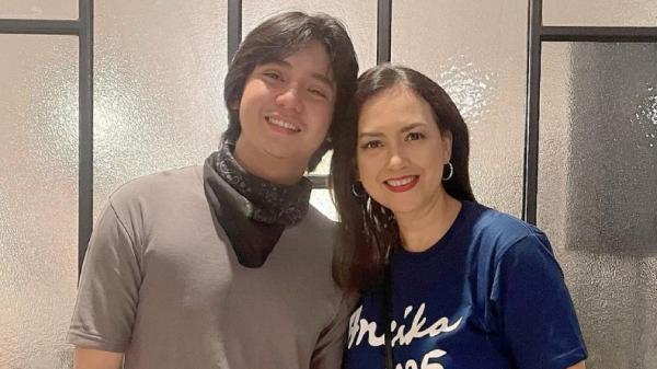 Arbani Yasiz berpose bersama Ira Wibowo (Foto: IG Ira Wibowo)