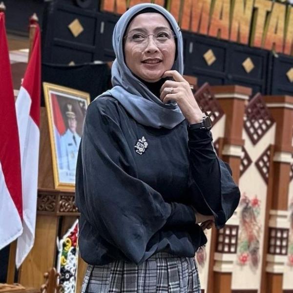 Artis lawas era 1980-an cantik alami bukan blasteran.  (Foto: instagram)