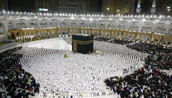 Perhatian, Jemaah Umrah Dilarang Tidur-tiduran di Masjidil Haram!