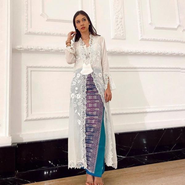 Potret baju Lebaran ala Yuki Kato. (Foto: instagram)