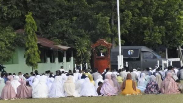 Pesan Sholat Idul Fitri di Kupang, Umat Islam Diajak Bantu Fakir Miskin dengan Sedekah