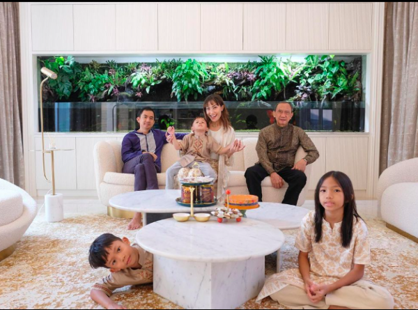 Artis belikan baju Lebaran anak yang mahal. (foto: instagram)