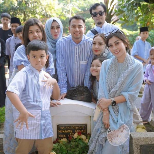 Artis memilih lebaran di kampung. (Foto: instagram)