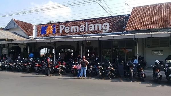 Arus Balik Lebaran Selasa Hari Ini, Stasiun KA Pemalang Dipadati Penumpang