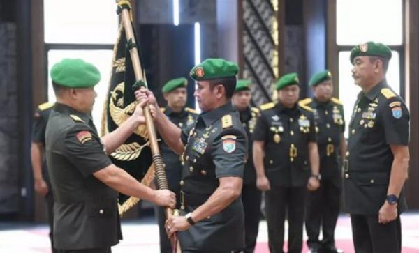Serah terima jabatan Pangdam XII Tanjungpura di Mabes TNI AD, Jakarta, Jumat (28/4/2023). (Foto: Kodam XII Tanjungpura)