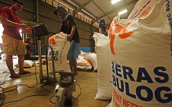 Perum Bulog Segera Impor 400.000 Ton Beras Antisipasi Penurunan Produksi hingga Akhir 2023