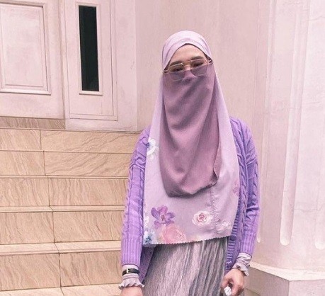Inara Rusli Artis yang pakai cadar (foto: Instagram)