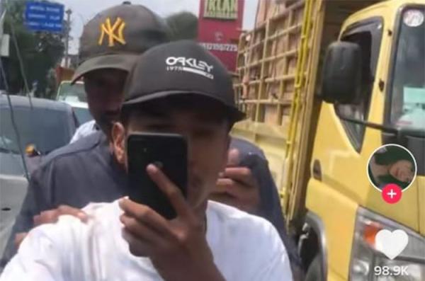 Potongan video percobaan perampasan motor di Condongcatur. Sleman. (foto: tangkapan layar)