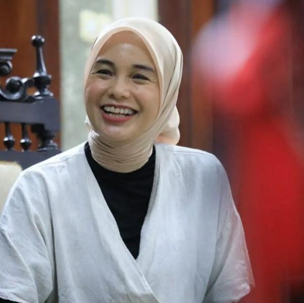 Potret cantik Siti Atikoh istri Ganjar Pranowo. (Foto: instagram)
