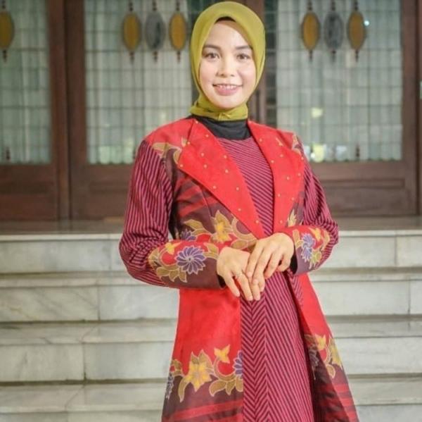 Potret cantik Siti Atikoh istri Ganjar Pranowo. (Foto: instagram)