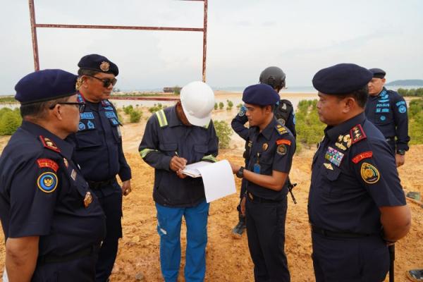 KKP menghentikan proyek reklamasi galangan kapal milik PT BSI di Batam, Kepulauan Riau usai menemukan indikasi pelanggaran pemanfaatan ruang laut. (Foto: dok KKP)