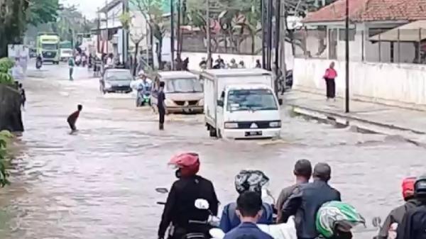 3783 Jiwa Terdampak Banjir Luapan Sungai Citarum Di Kabupaten Bandung 7893