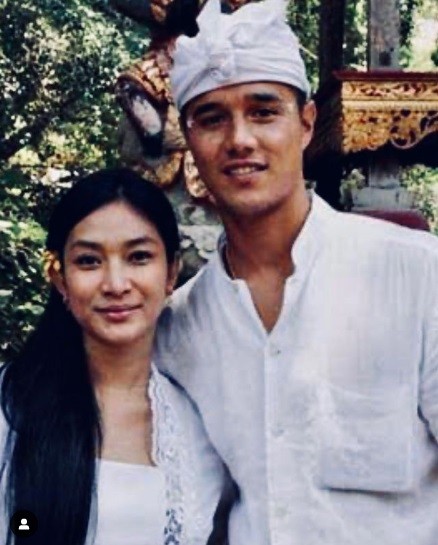 Happy Salma Artis menikah dengan bangsawan. (foto: instagram)