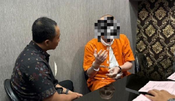 Stephen Michael Jamnitzky (39) saat pelimpahan ke Kejari Badung. (Foto: Kejari Badung)