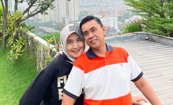 Artis menikahi pramugari cantik. (Foto: Instagram)