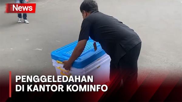 Kantor Menkominfo Digeledah Penyidik Kejagung Angkut 3 Boks 3410