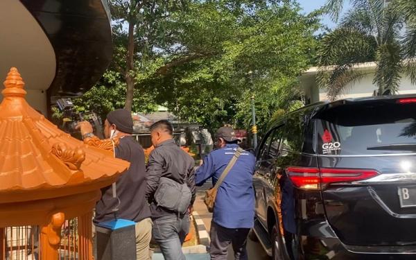 Diperiksa Kejagung, Menkominfo Johnny G Plate Datang Tak Gunakan Mobil Dinas