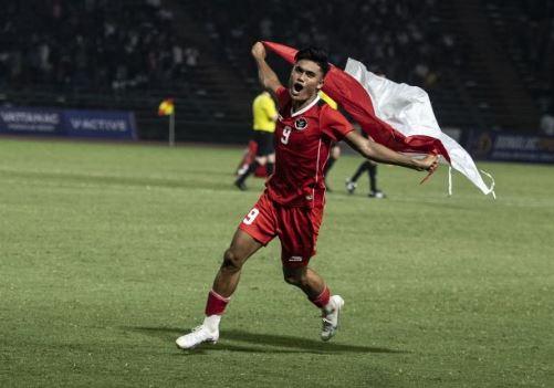 Ramadhan Sananta Pesepak bola Timnas Indonesia U-22 Muhammad Ramadhan Sananta berselebrasi merebut medali emas sepak bola SEA Games 2023 di National Olympic Stadium, Phnom Penh, Kamboja, Selasa (16/5/2023). (Foto: Antara)