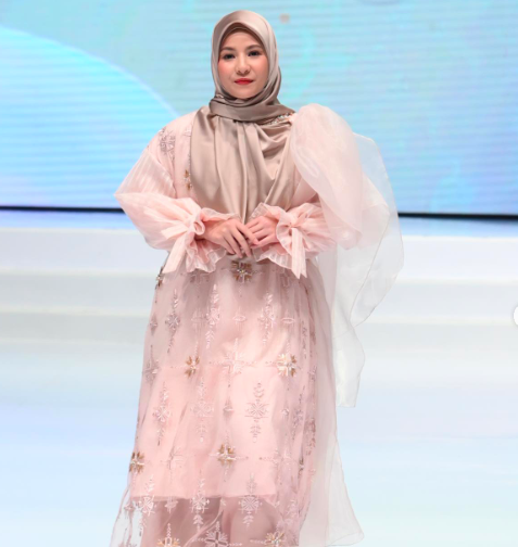 Potret cantik Natasha Rizky istri Desta Mahendra. (Foto: Instagram)