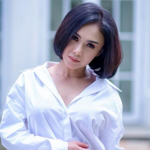 Artis suka makan pinggir jalan. (Foto: Instagram)