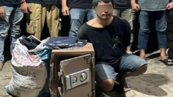pencuri_gondol_sekarung_baju_dan_brankas_toko