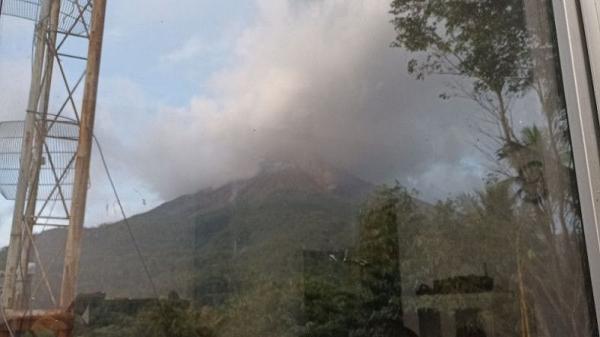 Luncuran Lava Pijar Gunung Karangetang Terpantau Capai 1.500 Meter