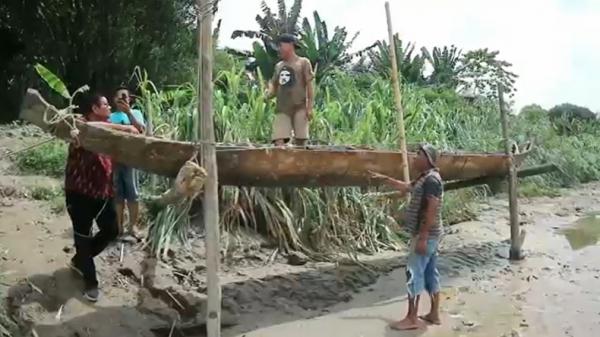 Perahu kuno ditemukan di Sungai Asahan, Sumatera Utara masuk cagar budaya. (Foto: Yudha Bahar).
